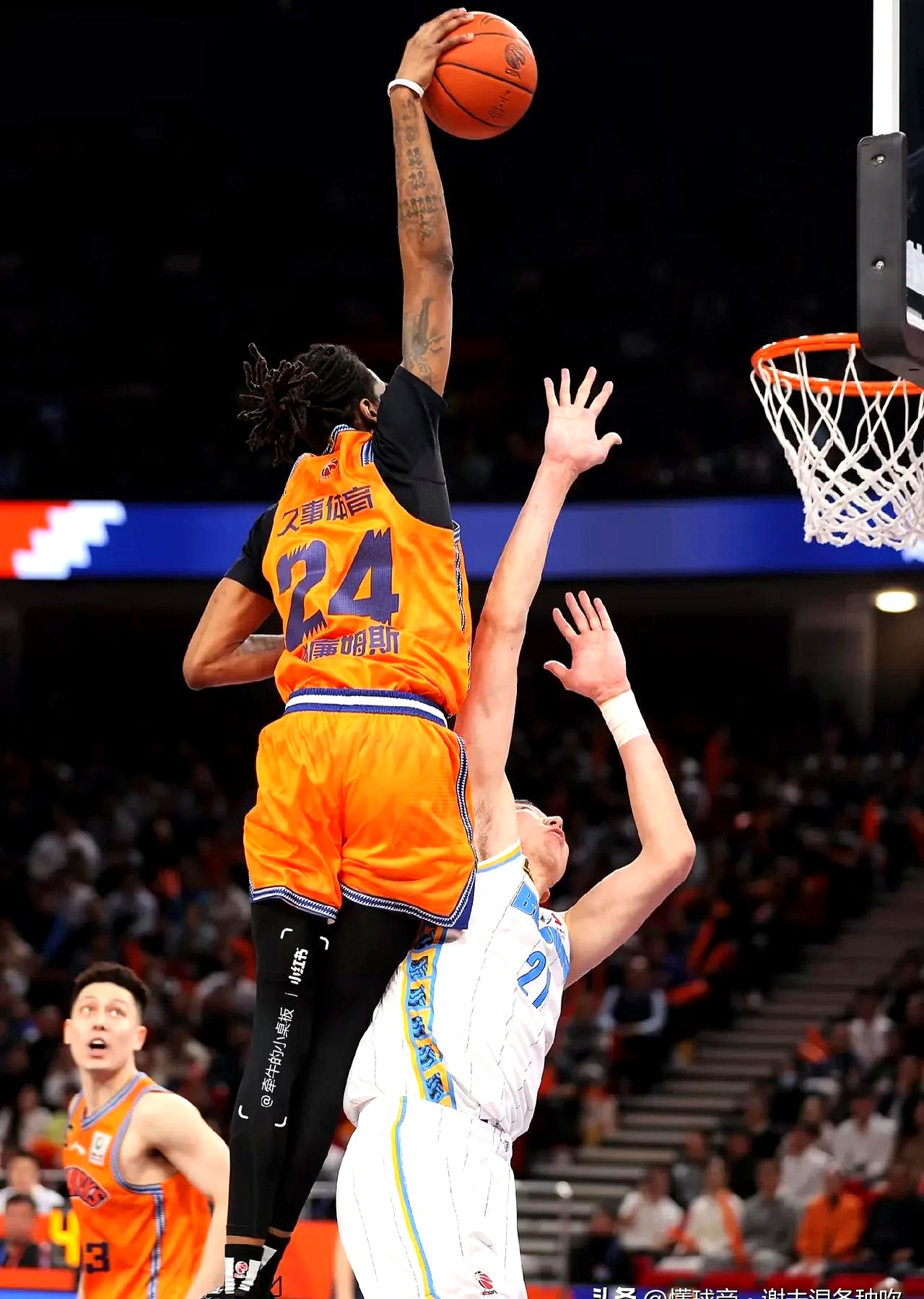 清晨夏洛特黄蜂绝杀压哨:NBA总决赛节点到来;震撼外界;身体对抗强度拉满的简单介绍 清晨夏洛特黄蜂绝杀压哨:NBA总决赛节点到来;震撼外界;身体对抗强度拉满的简单介绍